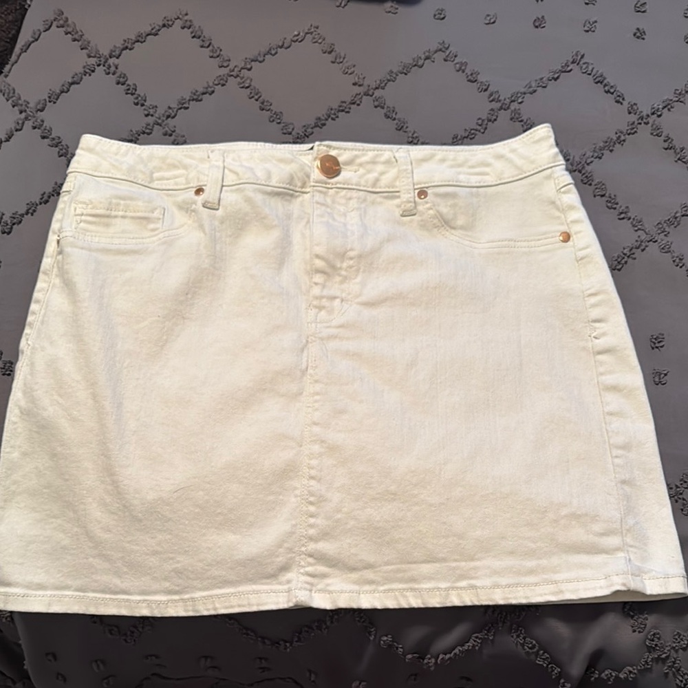 1822 Denim Classic Cream Denim Skirt